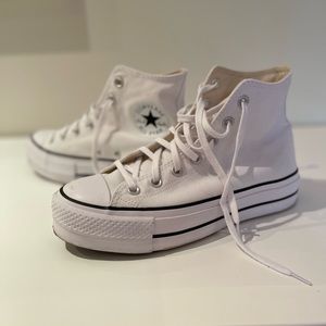 Platform Converse sneakers in white, size 8